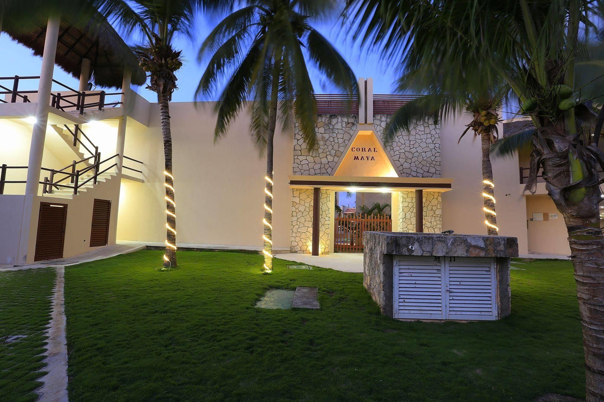 Coral Maya Stay Suites Puerto Aventuras Buitenkant foto